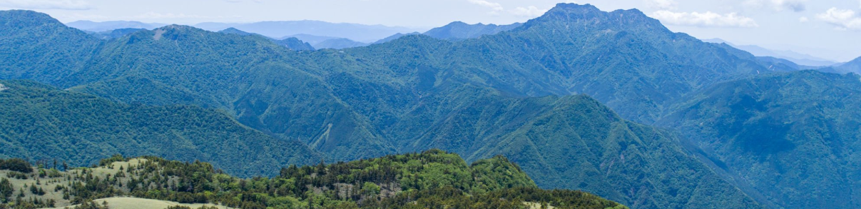 experience the 1000 hills of rwanda